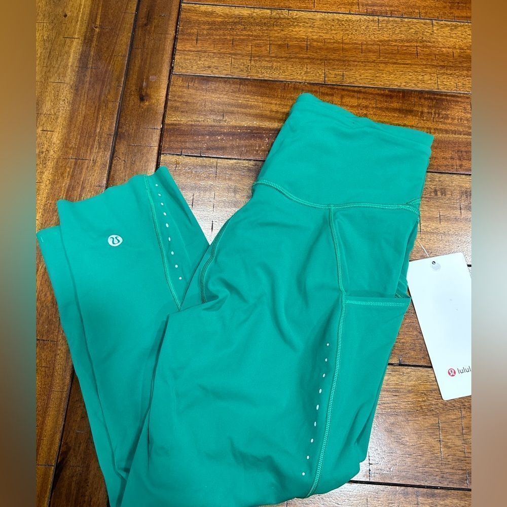 New Fast and Free HR
Crop 19"